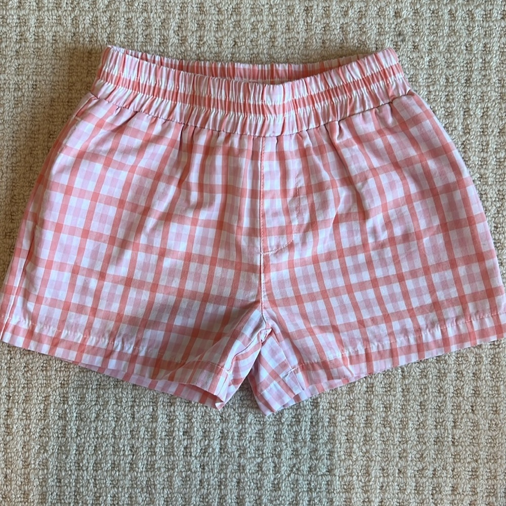 The Beaufort Bonnet plaid boys shorts size 5. Pink, white, coral.